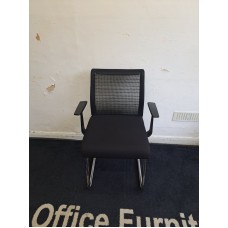 Black mesh  Steelcase think meeting chaies