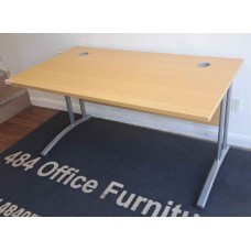 Light oak 1400mm stright desks Light oak 1400mm stright desks