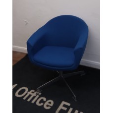 Pair of Connection breakout swivel meeting chairs 