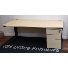 Maple 1800mm by 800mm straight desks